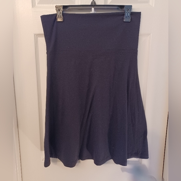 Old Navy Dresses & Skirts - Old Navy Medium Yoga Skirt 🧘♀️